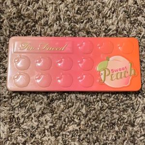 Too faced sweet peach palette